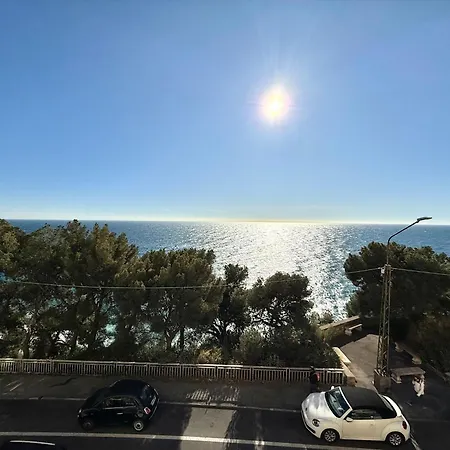 Seaview - *